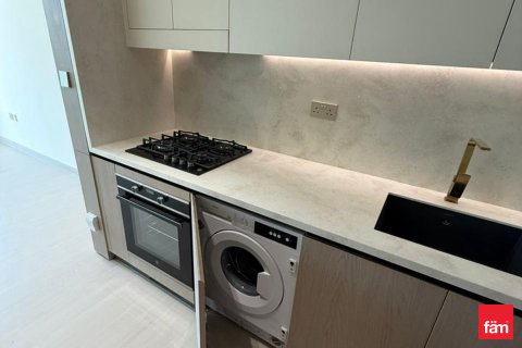 Apartment in Dubai, UAE 39.6 sq.m. № 727206 - photo 7