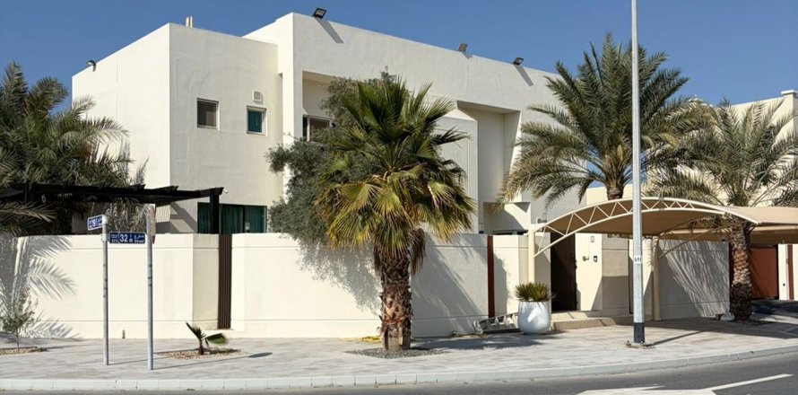 Al Barsha、Dubai、UAEにあるヴィラ 4ベッドルーム、910.45 m2 No748950