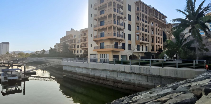 Dibba Al Fujairah、Fujairah、UAEにある二世帯用住宅 2ベッドルーム、175.68 m2 No748951