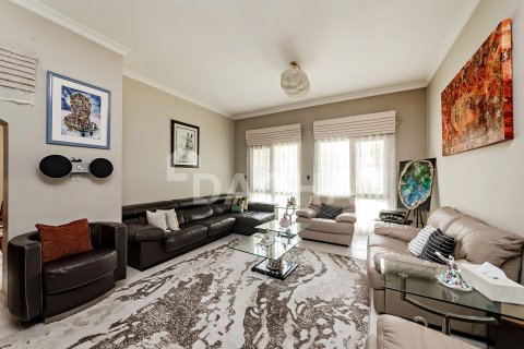 Vila di Meadows, Dubai, UAE 4 bilik tidur, 372 meter persegi № 707080 - foto 5