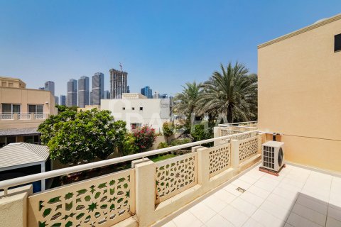 Vila di Meadows, Dubai, UAE 4 bilik tidur, 372 meter persegi № 707080 - foto 20