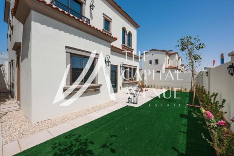 Khalifa City、Abu Dhabi、UAEにあるヴィラ 3ベッドルーム、253.63 m2 No737151