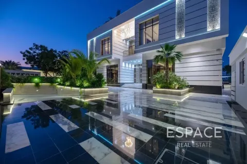 Villa til salg i Emirates Hills, Dubai, UAE 6 soveværelser, 2973 kvm № 649832 - foto 2
