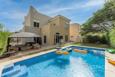 Villa zum Verkauf in Dubai Sports City, Dubai, VAE 5 Schlafzimmer, 357 m2 Nr. 649830 - Foto 1