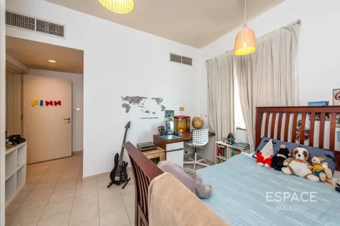 Villa zum Verkauf in Dubai Sports City, Dubai, VAE 5 Schlafzimmer, 357 m2 Nr. 649830 - Foto 13