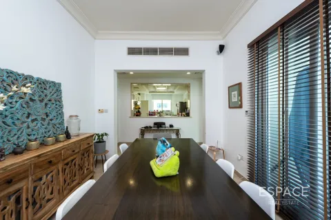Villa zum Verkauf in Dubai Sports City, Dubai, VAE 5 Schlafzimmer, 357 m2 Nr. 649830 - Foto 3