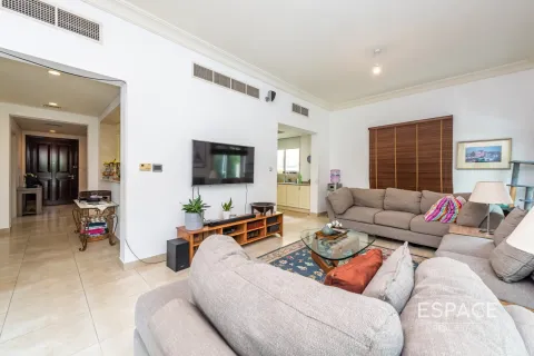 Villa zum Verkauf in Dubai Sports City, Dubai, VAE 5 Schlafzimmer, 357 m2 Nr. 649830 - Foto 9