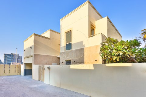 Abu Dhabi, संयुक्त अरब अमीरात में विला, 5 बेडरूम, 402 वर्ग मीटर, संख्या 662814 - फ़ोटो 1