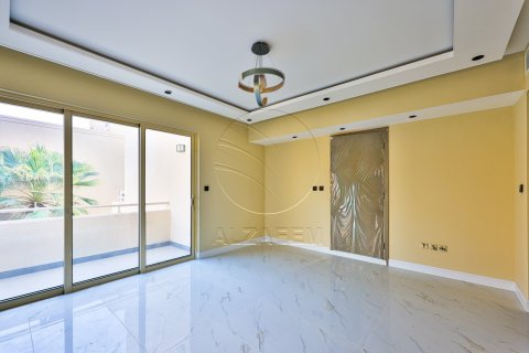 Abu Dhabi, संयुक्त अरब अमीरात में विला, 5 बेडरूम, 402 वर्ग मीटर, संख्या 662814 - फ़ोटो 6