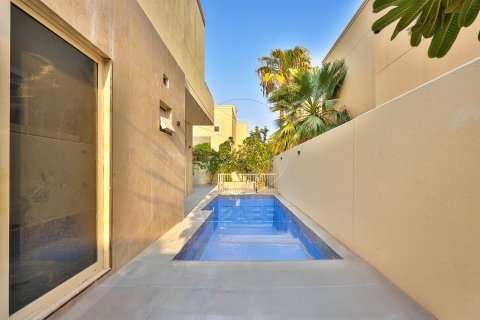 Willa na sprzedaż w Al Raha Gardens, Abu Dhabi, ZEA 5 sypialnie, 402 mkw., nr 662812 - zdjęcie 1