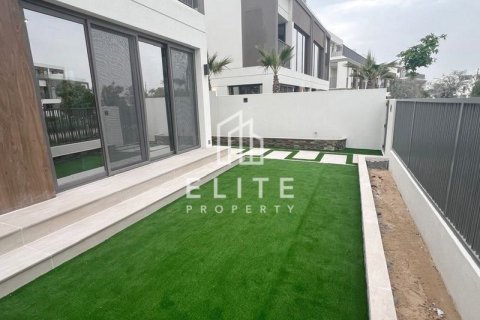 Снять в аренду виллу в Tilal Al Ghaf, Дубай, ОАЭ 4 комнаты, № 659406 - фото 1