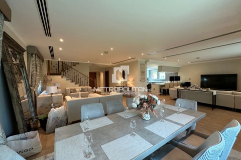 Huvila Jumeirah Park, Dubai, Arabiemiraatit 4 makuuhuonetta, 403 m2 № 664527 - kuva 8