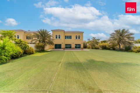 Villa sa Dubai, UAE 4 silid-tulugan, 1075.3 sq.m. № 635787 - larawan 2