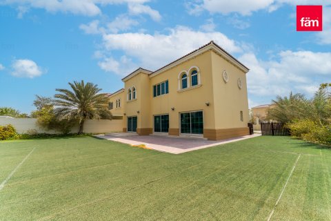 Villa sa Dubai, UAE 4 silid-tulugan, 1075.3 sq.m. № 635787 - larawan 1