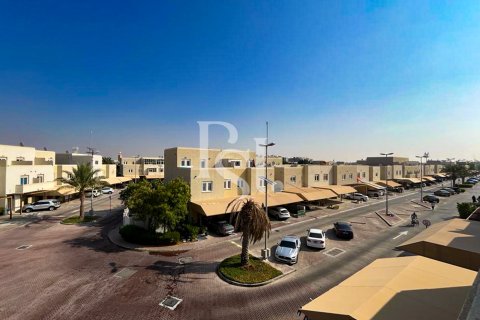 Al Reef、Abu Dhabi、UAEにあるマンション 2ベッドルーム、120 m2 No731772