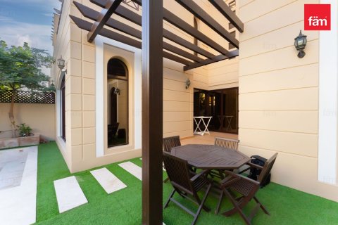 Rijtjeshuis te koop in Dubai, VAE 4 slaapkamers, 303.7 vr.m., nr 661595 - foto 5