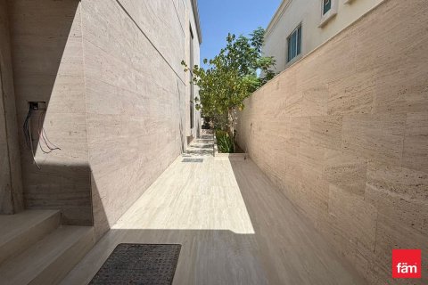 Villa itt: Umm Suqeim, Dubai, EAE, 4 hálószoba, 478.4 m², azonosító: 644837 - fénykép 14