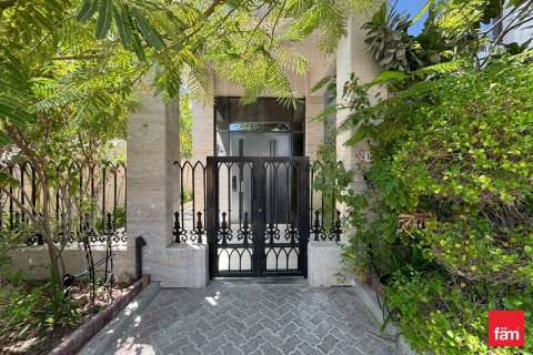 Villa itt: Umm Suqeim, Dubai, EAE, 4 hálószoba, 478.4 m², azonosító: 644837 - fénykép 1