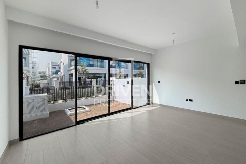 Rumah bandar di Damac Lagoons, Dubai, UAE 5 bilik tidur, 272 meter persegi № 684561