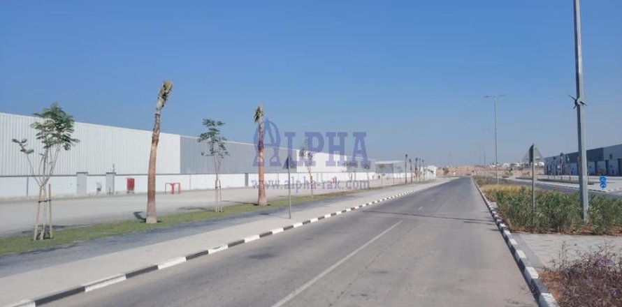 Склад в RAK FTZ, Рас-эль-Хайма, ОАЭ 399.9м2 № 662100