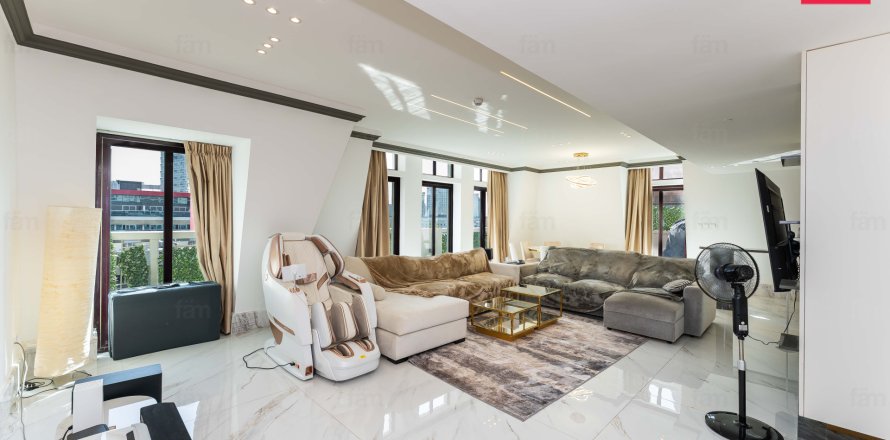 Huoneisto Dubai, Arabiemiraatit 3 makuuhuonetta, 267.8 m2 № 696974