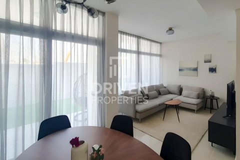 Villetta a schiera a Dubai, EAU 3 camere da letto, 112.23 mq. № 744534