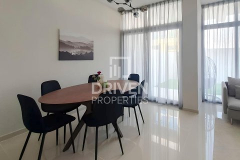 Townhouse in Dubai, UAE 3 bedrooms, 112.23 sq.m. № 744534 - photo 8