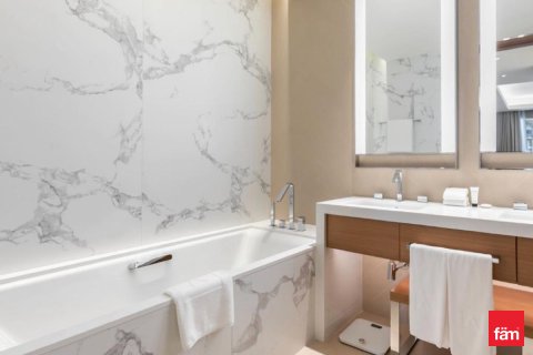 Apartment til salg i Dubai, UAE 2 soveværelser, 117.4 kvm № 721877 - foto 9