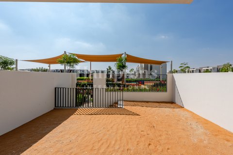 Снять в аренду таунхаус в Dubai South (Dubai World Central), Дубай, ОАЭ 3 спальни, 193.88856100м2, № 662680 - фото 8