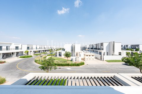 Снять в аренду таунхаус в Dubai South (Dubai World Central), Дубай, ОАЭ 3 спальни, 193.88856100м2, № 662680 - фото 12