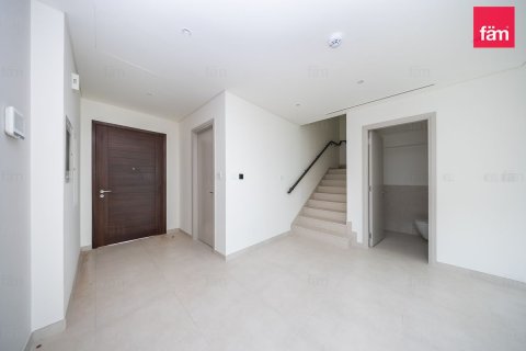 Villa itt: Dubai, EAE, 3 hálószoba, 127.6 m², azonosító: 708367 - fénykép 4
