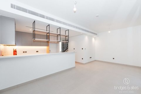 Зняти в оренду віллу в Дубай, ОАЕ 3 спальні, 140.4м2, № 669156 - фото 2