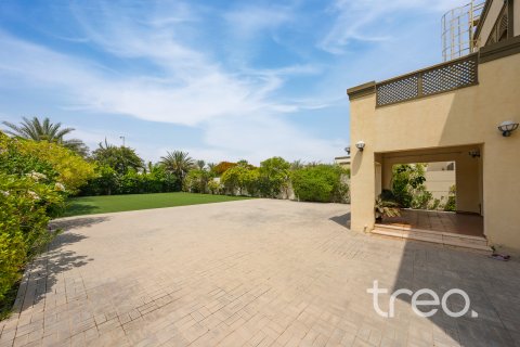 Villa zur Miete in Jumeirah Park, Dubai, VAE 3 Schlafzimmer, 327.67 m2 Nr. 733497 - Foto 2