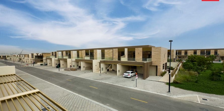 Villa itt: Dubai, EAE, 4 hálószoba, 293.8 m², azonosító: 678201