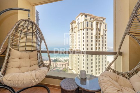 Apartmen di Jumeirah Beach Residence, Dubai, UAE 1 bilik tidur, 102.66 meter persegi № 756502 - foto 1