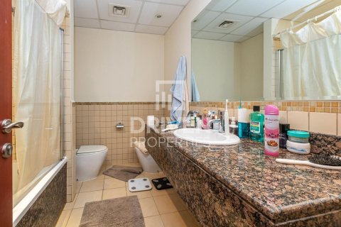 Apartmen di Jumeirah Beach Residence, Dubai, UAE 1 bilik tidur, 102.66 meter persegi № 756502 - foto 10