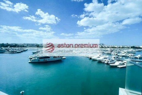 Palm Jumeirah, Dubai, संयुक्त अरब अमीरात में अपार्टमेंट, 2 बेडरूम, 158.8 वर्ग मीटर, संख्या 640797 - फ़ोटो 1