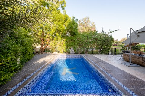 Vila v Jumeirah Islands, Dubai, SAE 4 ložnice, 818.68 m² Č.: 749402 - fotografie 15