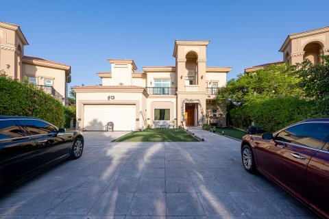 Vila v Jumeirah Islands, Dubai, SAE 4 ložnice, 818.68 m² Č.: 749402 - fotografie 17