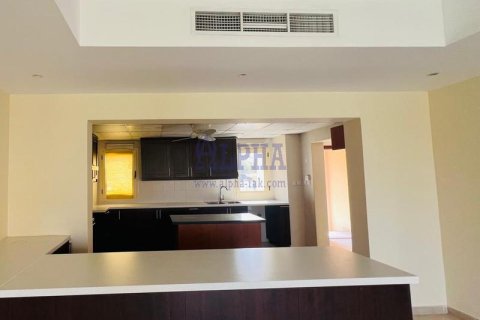 Al Hamra Village, Ras Al Khaimah, UAE의 임대용 빌라 침실 4개, 197제곱미터 번호 688150 - 사진 7