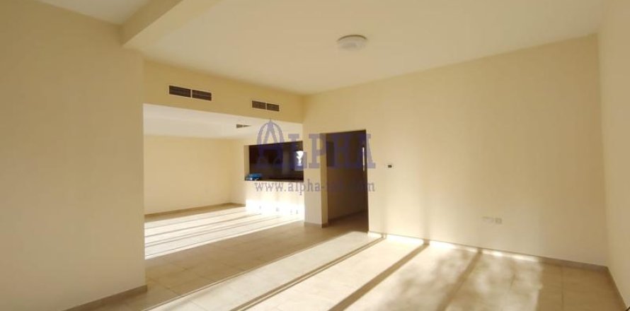 Villa in Al Hamra Village, Ras Al Khaimah, UAE 4 bedrooms, 197 sq.m. № 688150