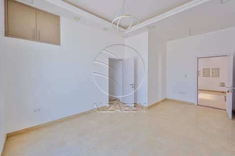 Villa te huur in Abu Dhabi, VAE 10 slaapkamers, 800 vr.m., nr 662944 - foto 11