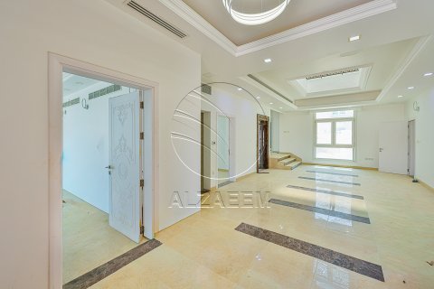 Villa te huur in Abu Dhabi, VAE 10 slaapkamers, 800 vr.m., nr 662944 - foto 3