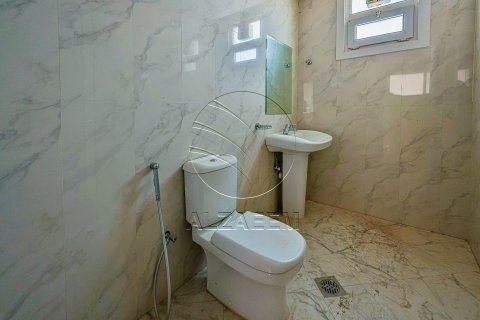 Villa te huur in Abu Dhabi, VAE 10 slaapkamers, 800 vr.m., nr 662944 - foto 8