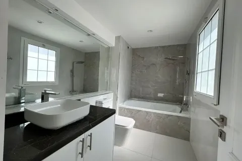 Villa in affitto a Dubai, EAU 4 camere da letto, 3349 mq. № 662943 - foto 2