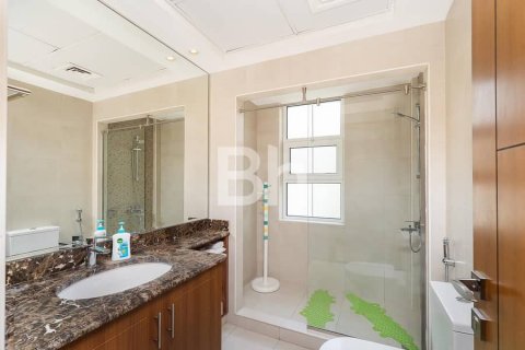 Vila u Mudon, Dubai, UAE 3 spavaćih soba, 387 m2 Br. 642463 - fotografija 9
