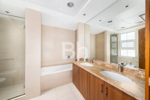 Vila u Mudon, Dubai, UAE 3 spavaćih soba, 387 m2 Br. 642463 - fotografija 11