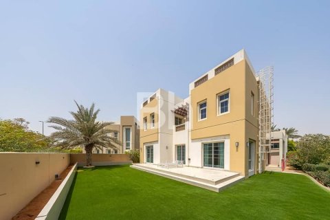 Vila u Mudon, Dubai, UAE 3 spavaćih soba, 387 m2 Br. 642463 - fotografija 10