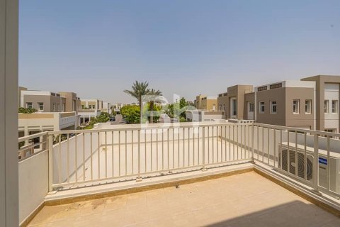 Vila u Mudon, Dubai, UAE 3 spavaćih soba, 387 m2 Br. 642463 - fotografija 5