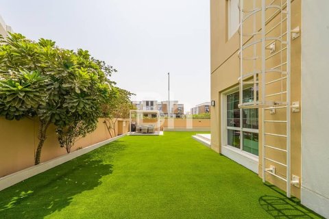 Vila u Mudon, Dubai, UAE 3 spavaćih soba, 387 m2 Br. 642463 - fotografija 3